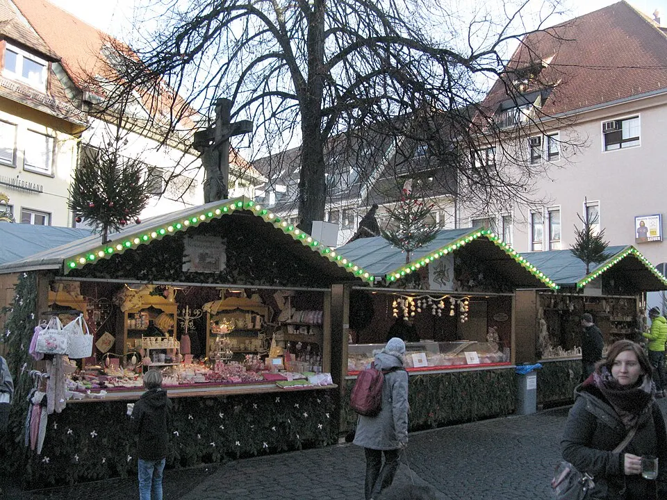Weihnachtsmarkt am Unterlindenplatz, Unterlindenplatz