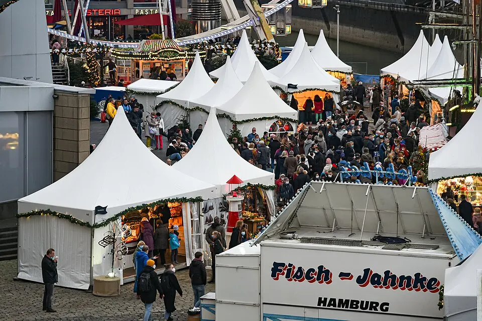 Hafen-Weihnachtsmarkt am Schokoladenmuseum, Am Schokoladenmuseum, Rheinauhafen