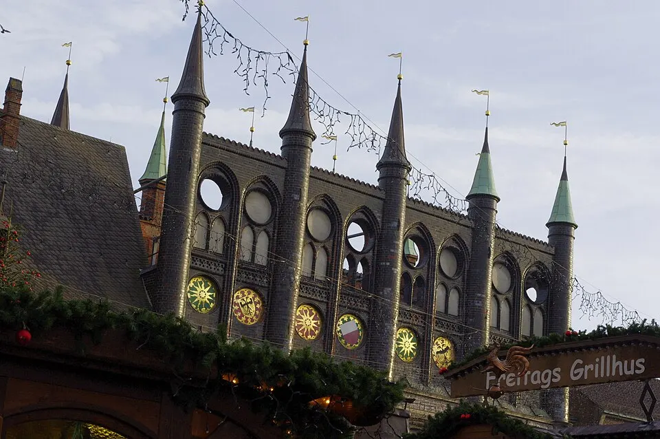 Lübecker Weihnachtsmarkt am Rathaus, Lübeck