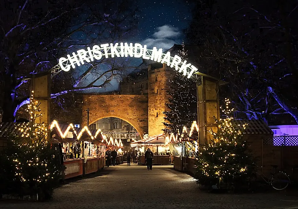 Christkindlmarkt am Sendlinger Tor, Sendlinger-Tor-Platz, vor dem Stadttor