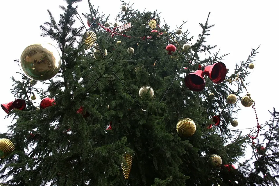 Romantischer Weihnachtsmarkt auf Schloss Thurn und Taxis, Schloss St. Emmeram, Innenhof und Schlosspark